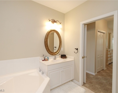 3435 Laurel Greens Lane S - Photo Thumbnail 44