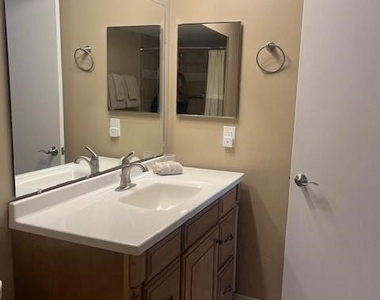800 Meadowland Drive - Photo Thumbnail 16