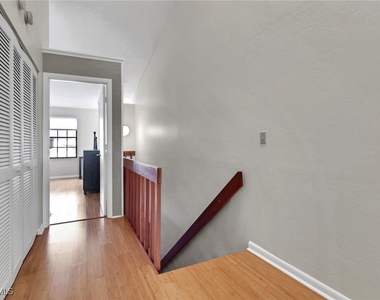 800 Meadowland Drive - Photo Thumbnail 7