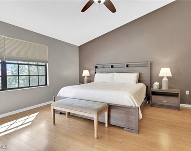 800 Meadowland Drive - Photo Thumbnail 12