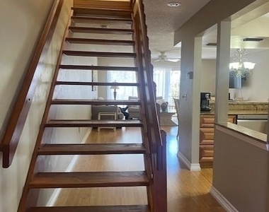 800 Meadowland Drive - Photo Thumbnail 10