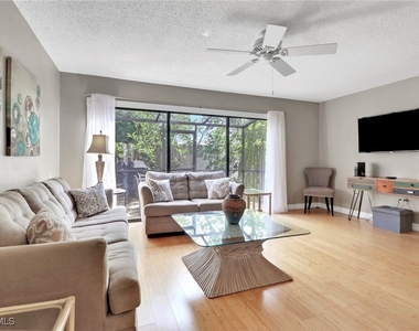 800 Meadowland Drive - Photo Thumbnail 3