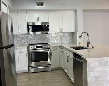 1210 Wildwood Lakes Boulevard - Photo Thumbnail 5