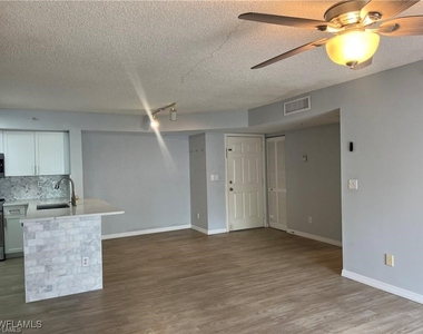 1210 Wildwood Lakes Boulevard - Photo Thumbnail 14