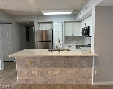 1210 Wildwood Lakes Boulevard - Photo Thumbnail 3