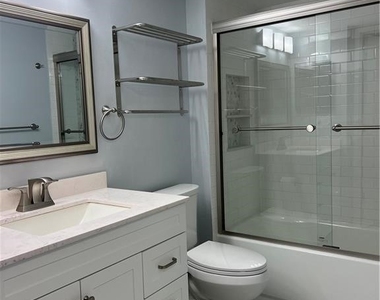 1210 Wildwood Lakes Boulevard - Photo Thumbnail 12