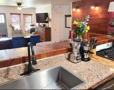 1427 Munger Street - Photo Thumbnail 5