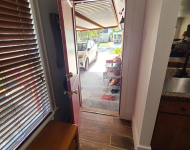 1427 Munger Street - Photo Thumbnail 9