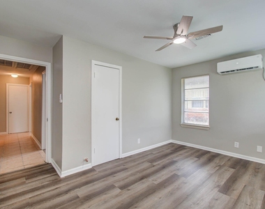 3620 Easy Street - Photo Thumbnail 5