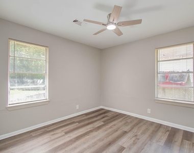 3620 Easy Street - Photo Thumbnail 6