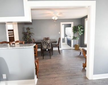 807 7th Street - Photo Thumbnail 7