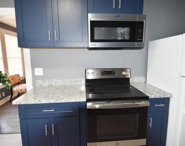 807 7th Street - Photo Thumbnail 14