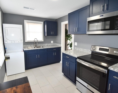 807 7th Street - Photo Thumbnail 2