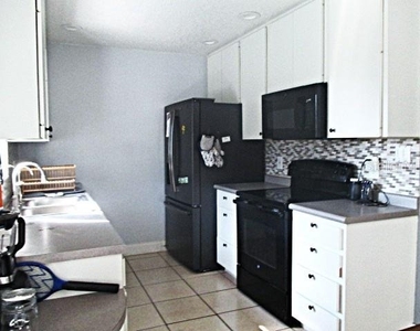 12932 81st Avenue - Photo Thumbnail 5