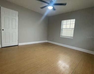 727 1/2 Edgewater Drive - Photo Thumbnail 9