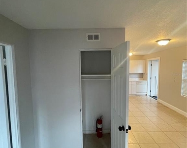 727 1/2 Edgewater Drive - Photo Thumbnail 14