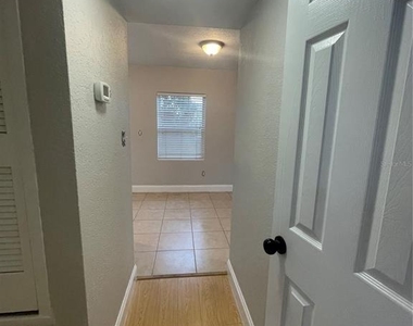 727 1/2 Edgewater Drive - Photo Thumbnail 6