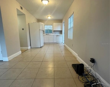 727 1/2 Edgewater Drive - Photo Thumbnail 13