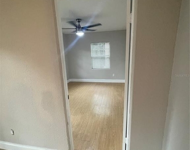 727 1/2 Edgewater Drive - Photo Thumbnail 15