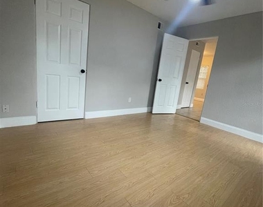 727 1/2 Edgewater Drive - Photo Thumbnail 19
