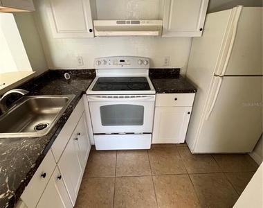5226 Via Hacienda Circle - Photo Thumbnail 6