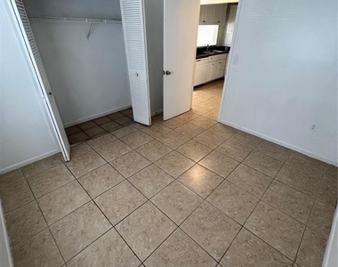 5226 Via Hacienda Circle - Photo Thumbnail 10