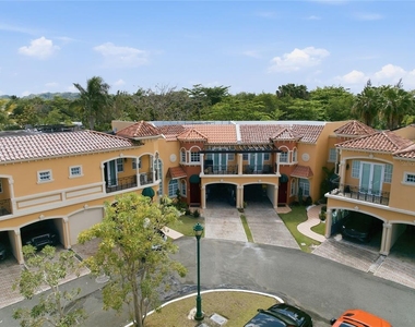 B7 Brighton Country Club - Photo Thumbnail 22