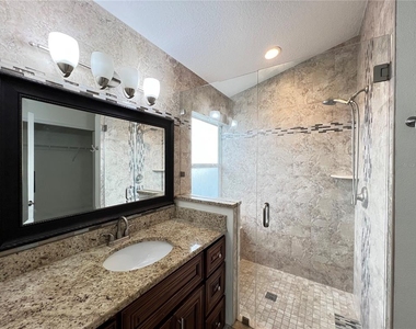 2859 Blooming Alamanda Loop - Photo Thumbnail 20