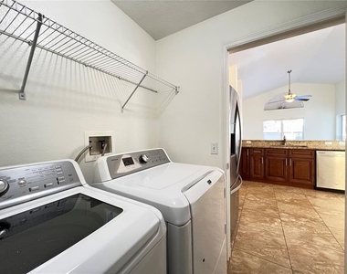 2859 Blooming Alamanda Loop - Photo Thumbnail 32