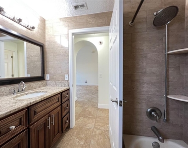 2859 Blooming Alamanda Loop - Photo Thumbnail 19