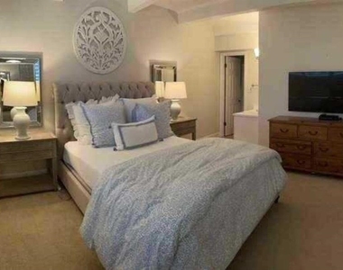4849 Saxon Drive - Photo Thumbnail 5