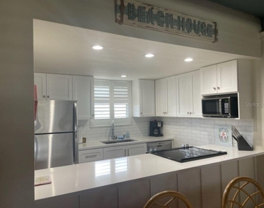 4849 Saxon Drive - Photo Thumbnail 10