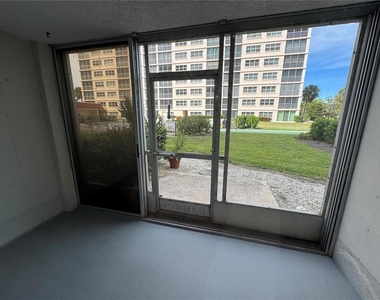 232 Saint Augustine Avenue - Photo Thumbnail 8