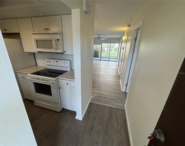 232 Saint Augustine Avenue - Photo Thumbnail 3