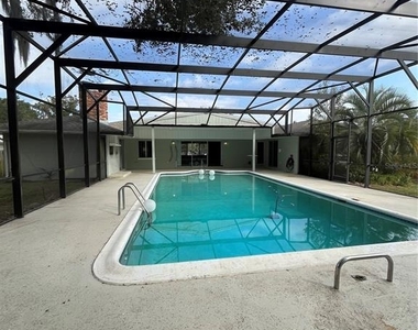 812 Northside Drive - Photo Thumbnail 19