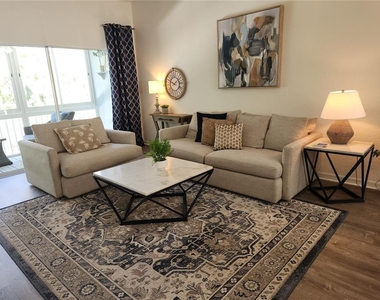 6503 Fairway Gardens Drive - Photo Thumbnail 5