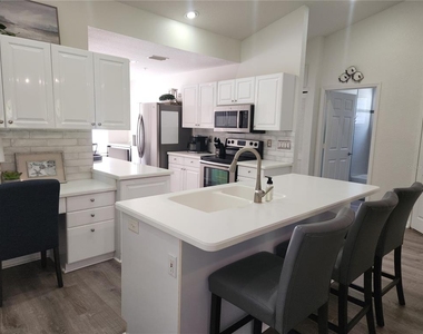 6503 Fairway Gardens Drive - Photo Thumbnail 9