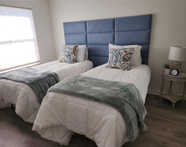 6503 Fairway Gardens Drive - Photo Thumbnail 22