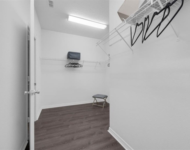 2960 Boating Boulevard - Photo Thumbnail 36