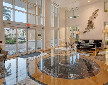 800 N Tamiami Trail - Photo Thumbnail 21