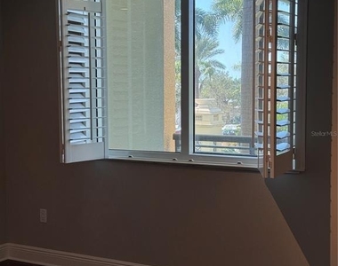800 N Tamiami Trail - Photo Thumbnail 10