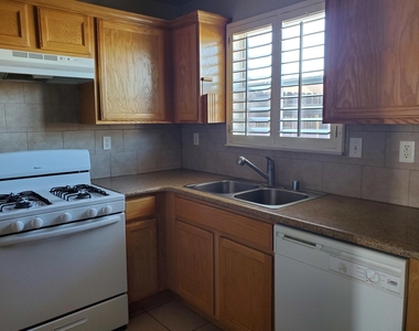 10021 Railroad Drive - Photo Thumbnail 13