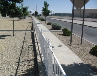 10021 Railroad Drive - Photo Thumbnail 4