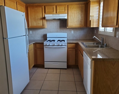 10021 Railroad Drive - Photo Thumbnail 11