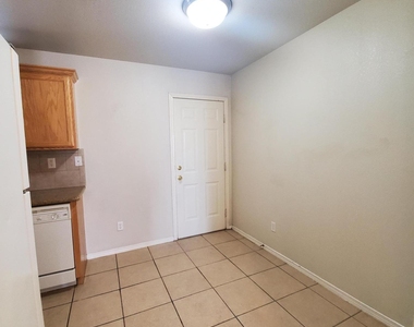 10021 Railroad Drive - Photo Thumbnail 9