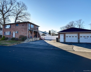 139 Phyllis Drive - Photo Thumbnail 2