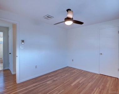 139 Phyllis Drive - Photo Thumbnail 14