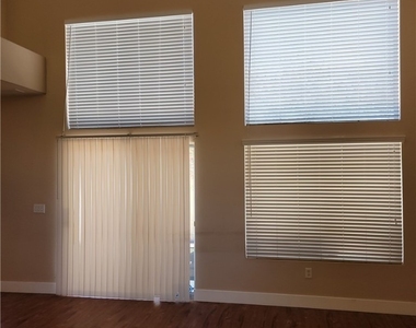 10200 Turin Place - Photo Thumbnail 4