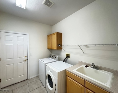 3224 Bishop Pine Street - Photo Thumbnail 11