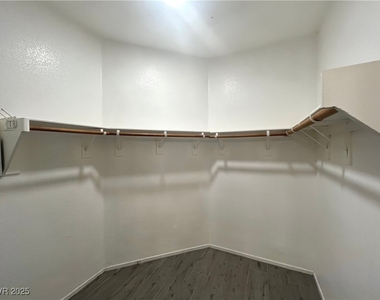 673 Peachy Canyon Circle - Photo Thumbnail 26